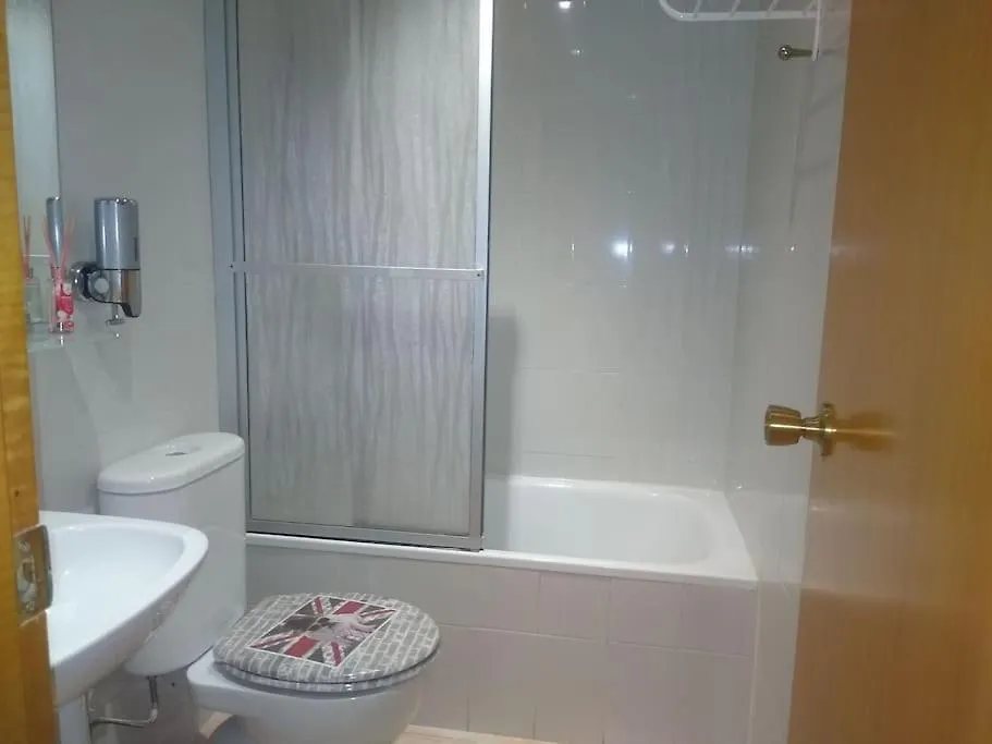 דירה אמפוריבראבה Apparemment T3 De 6 Places En Bord De Mer ספרד